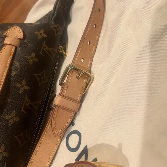 Louis Vuitton Bumbag authentic used great condition - Picture 5 of 16